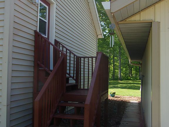 2nd entry between garage