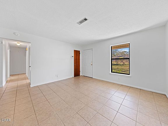 4th image of 2316 Pineview Dr