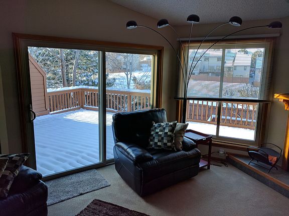 Main living room deck entry