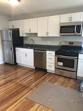 1st image of 8 Oakleigh Ave #8