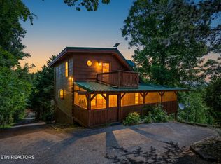 1086 Sharp Hollow Rd, Sevierville, TN 37862