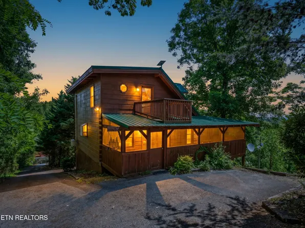 1086 Sharp Hollow Rd, Sevierville, TN 37862