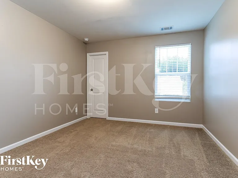 336 Alexander Ln — Photo 12