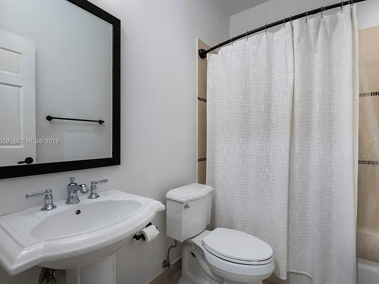 324 SW 30th Rd — Photo 20