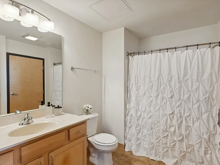 Boston Lofts — Photo 11