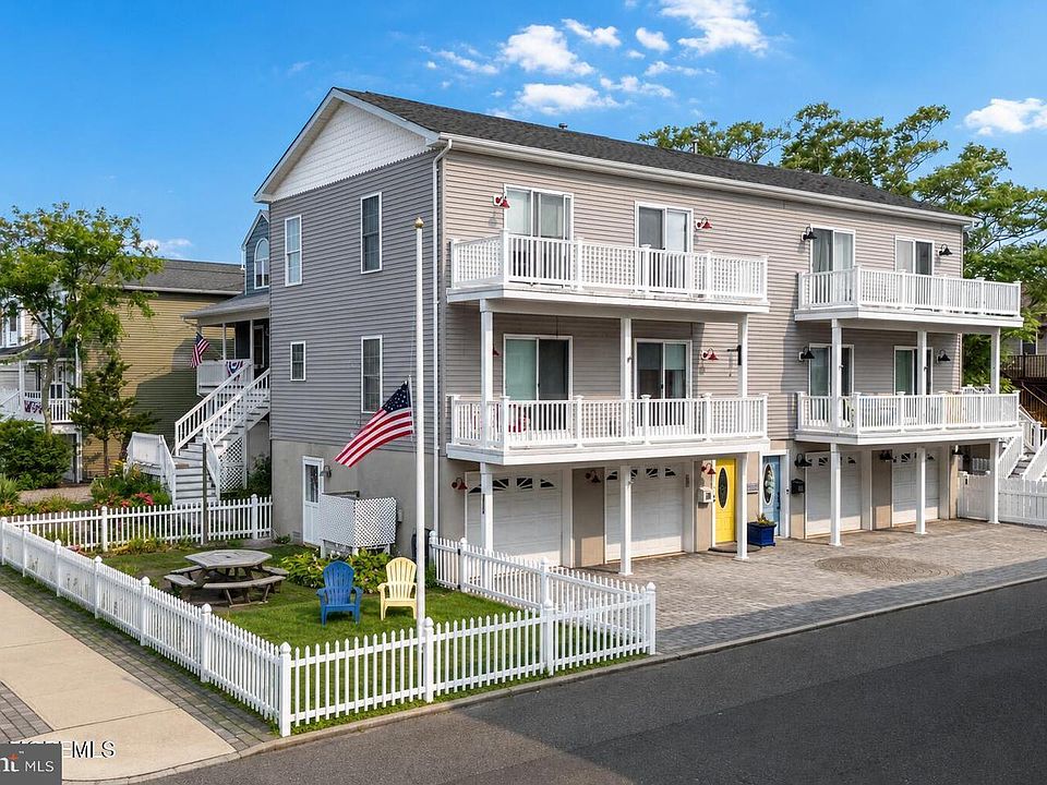 1st image of 1312 Berkeley Ln