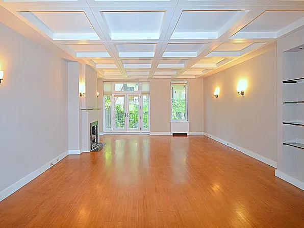 346 East 51st Street image 7 of 20