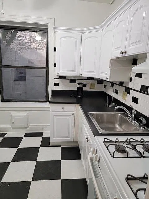 2 bed, 900 sqft, $4,000 — Photo 3