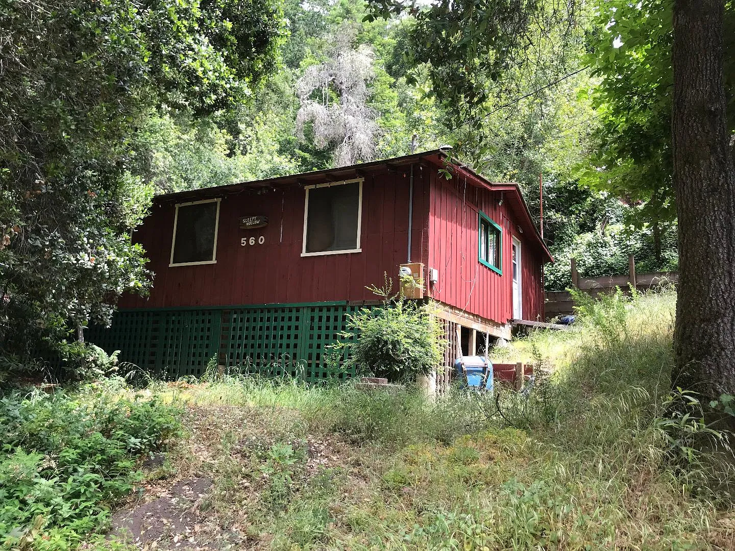 560 Sylvan Ave photo 1