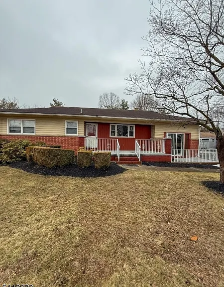 4032 Quakerbridge Rd — Photo 1