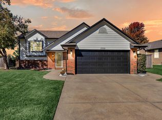 12210 E Ayesbury Ct, Wichita, KS 67226