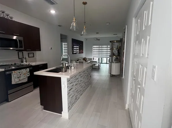 4670 NW 84th Ave #32, Doral, FL 33166