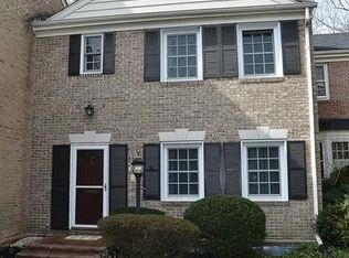 9756 Cardinal Rd, Fairfax, VA 22030