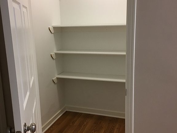 4th image of 1520 N Main St APT 6A