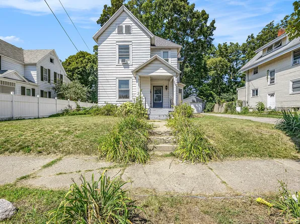 329 Ann St NE, Grand Rapids, MI 49505