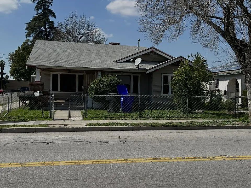 1st image of 1064 N H St