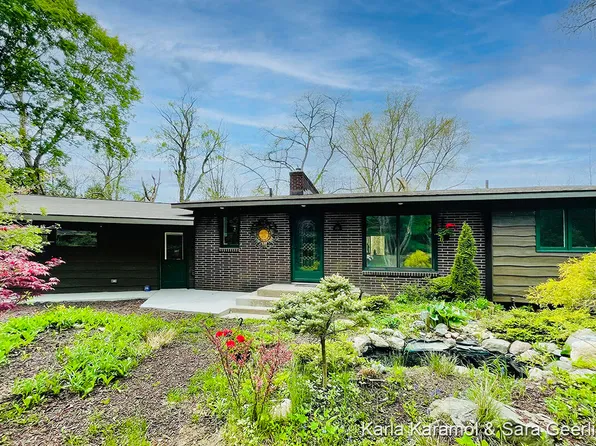 2555 Thirteen Mile Rd NE, Rockford, MI 49341