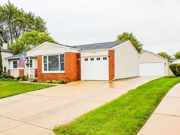 2nd image of 1311 W Lexington Dr