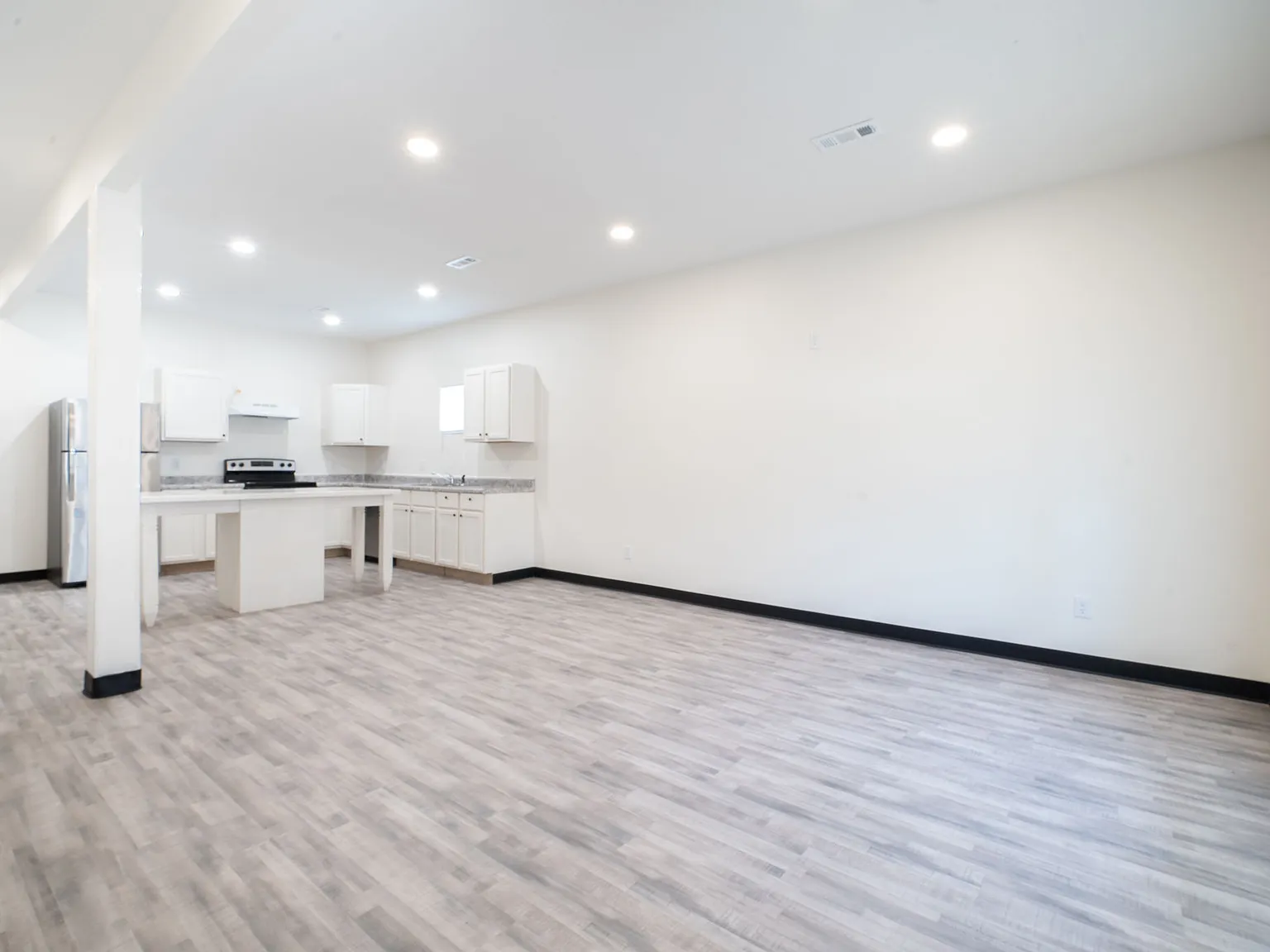3 bed, 1300 sqft, $1,350 — Photo 3