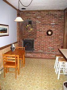 Dining & Breakfast Bar