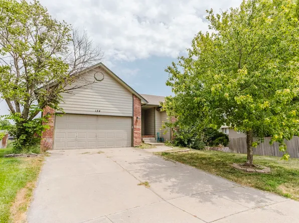 154 S Maple Dunes Ct, Wichita, KS 67235