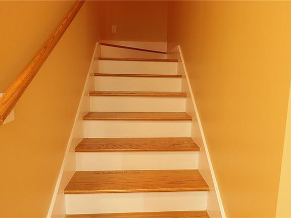 5th image of 2912 Robert St
