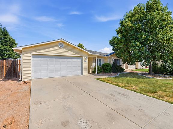 2nd image of 242 Narrow Leaf Dr