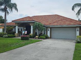 2223 Lakewood Dr, Nokomis, FL 34275