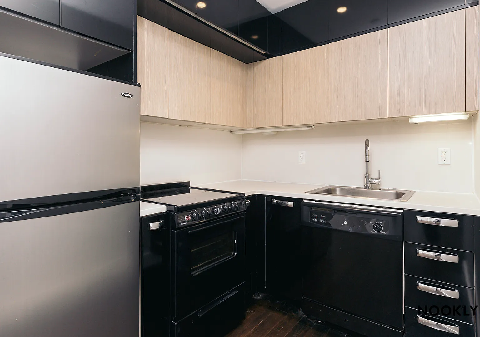 72 Maujer Street — Photo 2