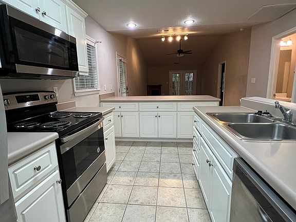 3rd image of 113 Karlie Ct