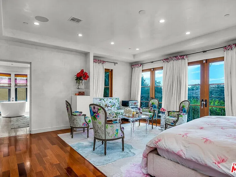3110 Benedict Canyon Dr — Photo 46