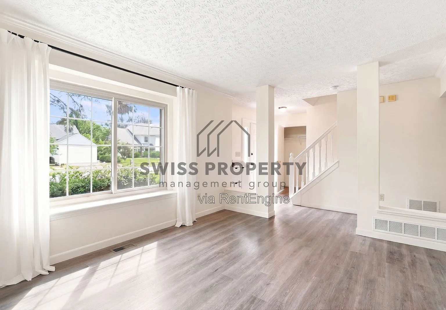 4 bed, 3.5 bath, 2335 sqft, $2,895 — Photo 3