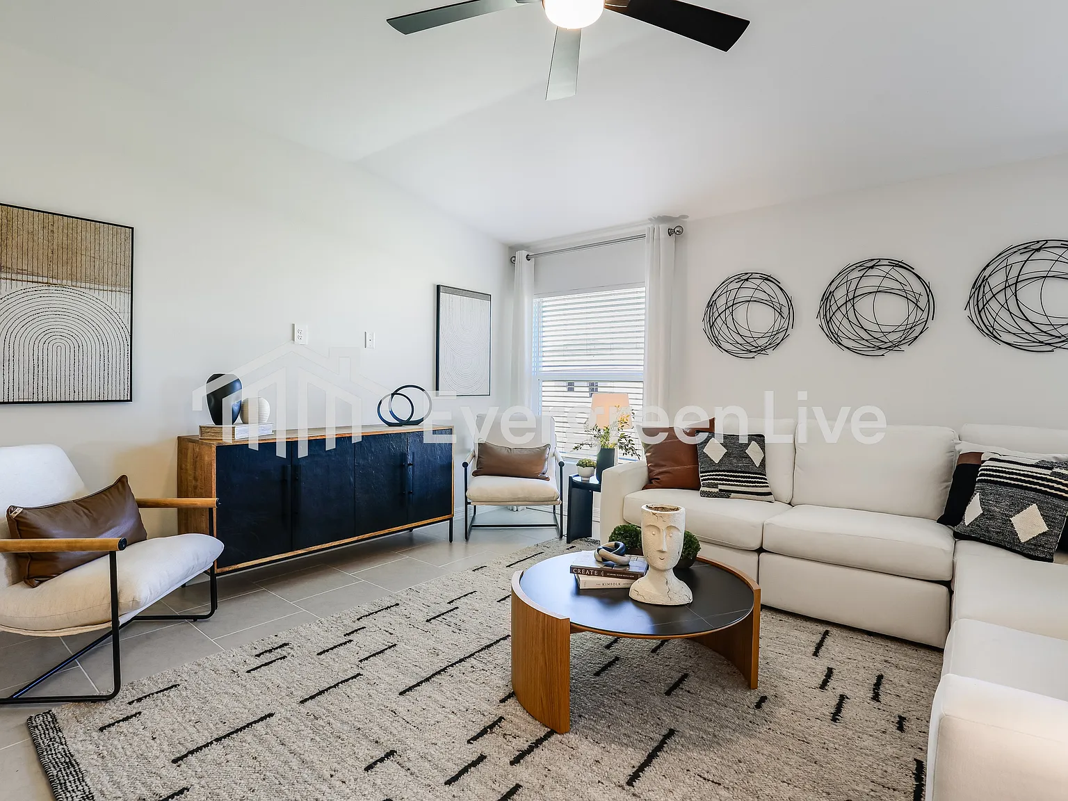 3 bed, 2.0 bath, 2031 sqft, $2,285 — Photo 3