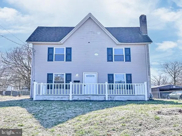 108 W North St, Clayton, NJ 08312