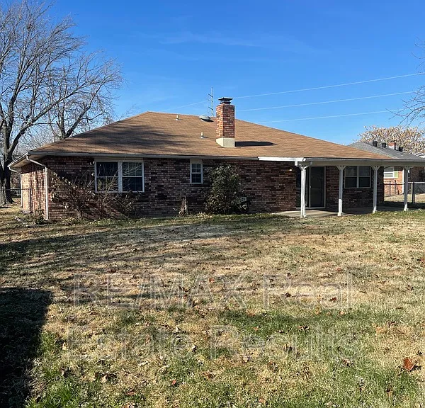 1810 Crouch St — Photo 18