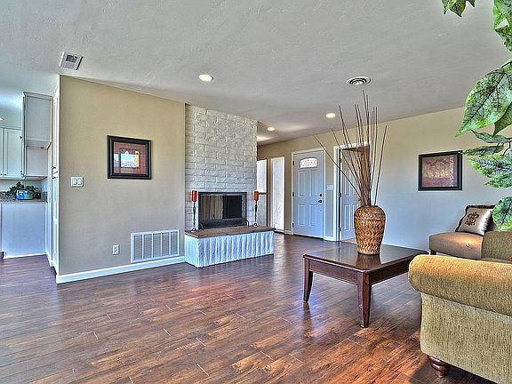 4th image of 7031 Eckstrom Ave