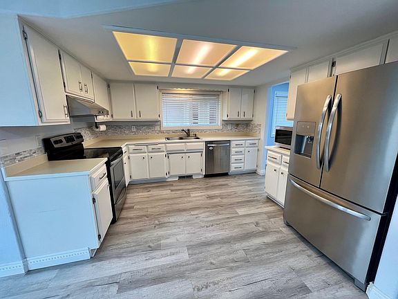 3rd image of 1715 Dove Ln
