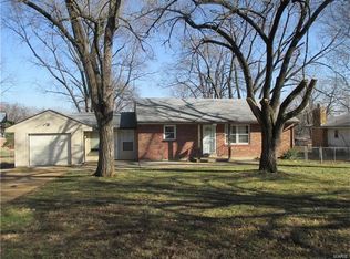 415 Utz Ln, Hazelwood, MO