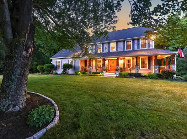 42 Carriage Drive, Bethany, CT 06524