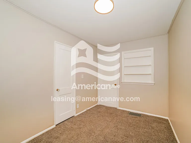 1215878_013_wm_-_bedroom_13458216.jpg