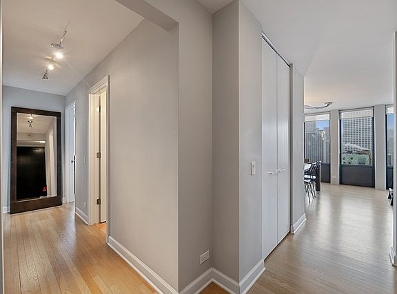 3rd image of 1230 N State Pkwy APT 26A