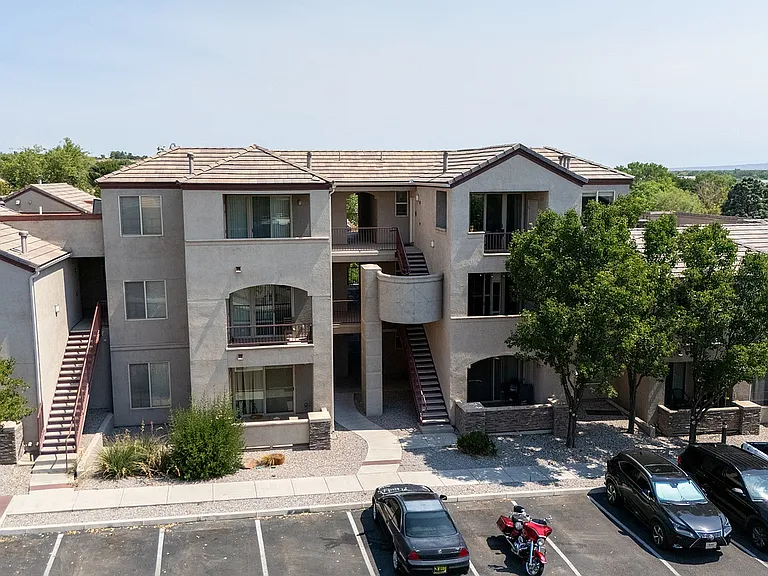 6200 Montano Plaza Dr NW Albuquerque, NM-73