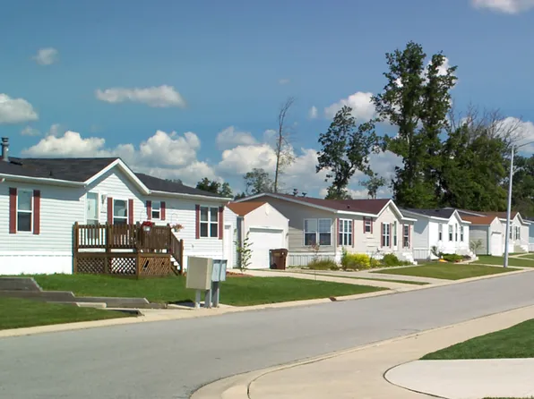 Carrington Pointe, 7211 Carrington Blvd, Fort Wayne, IN 46818