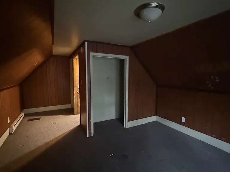 1829 W Butler St — Photo 21