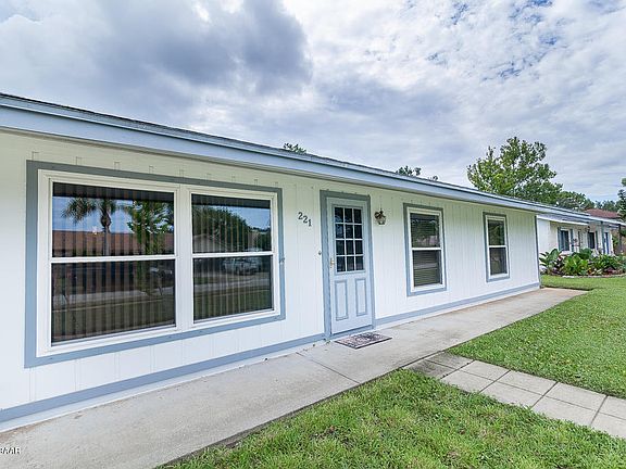 4th image of 221 Leisure Cir