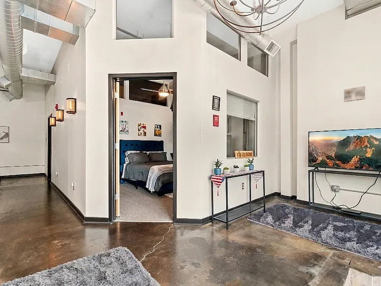 2142 Curtis St #101 — Photo 3
