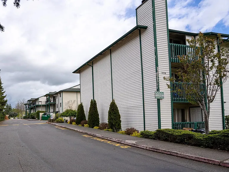 Baker Vista Apartments — Photo 6