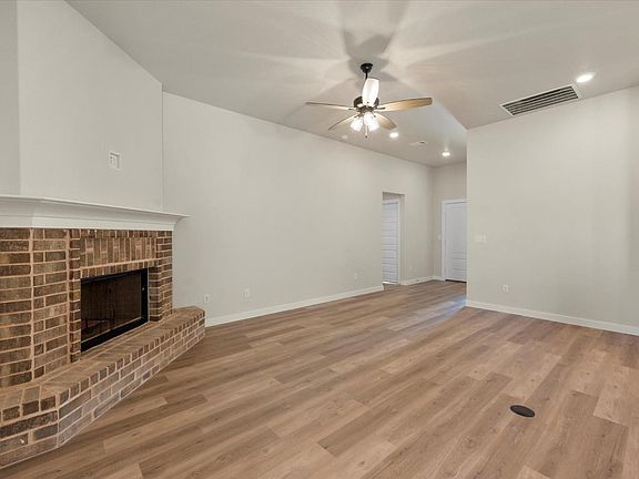 5th image of 2704 Turner Ave