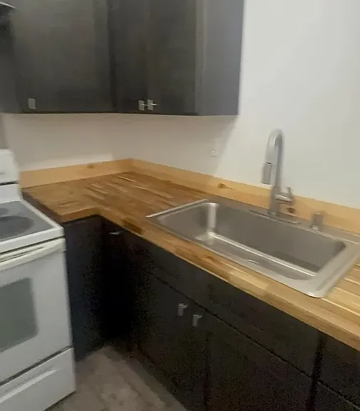1102 Avenue D — Photo 4
