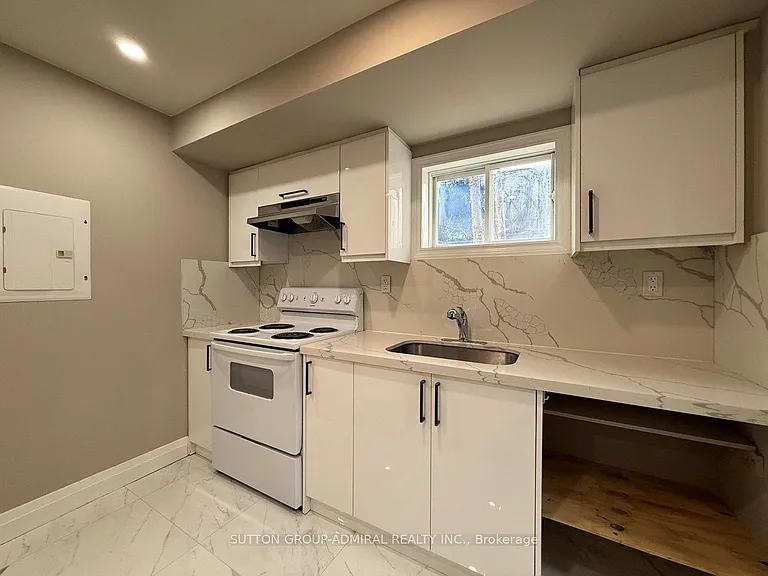 386 Irene Dr — Photo 30
